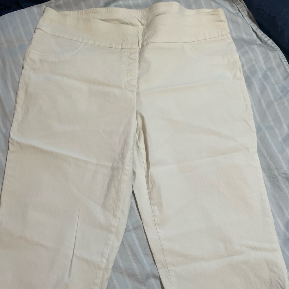 Ruby Rd. 22W Women's off white Crop Pants.